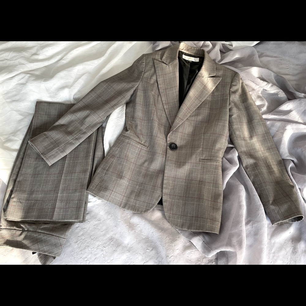 Tahiri - Arthur Levine Suit (women’s)